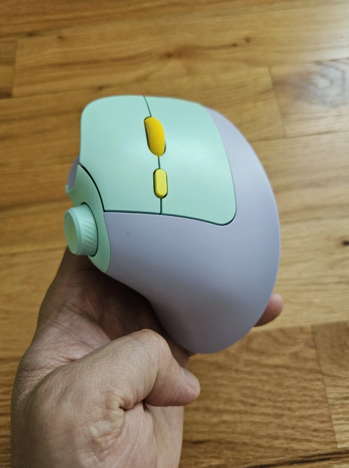 Seenda MOU-302 Wireless Bluetooth Ergonomic Vertical Optical Mouse 2400 DPI