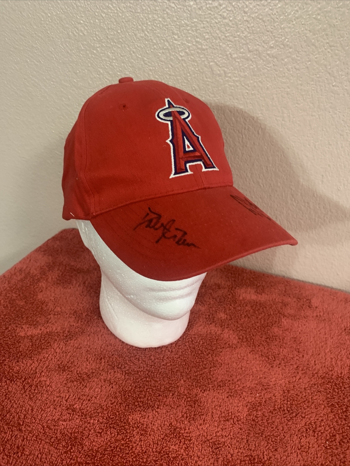 DARIN ERSTAD  Autographed Baseball California Angels Red Hat ** FREE SHIPPING **