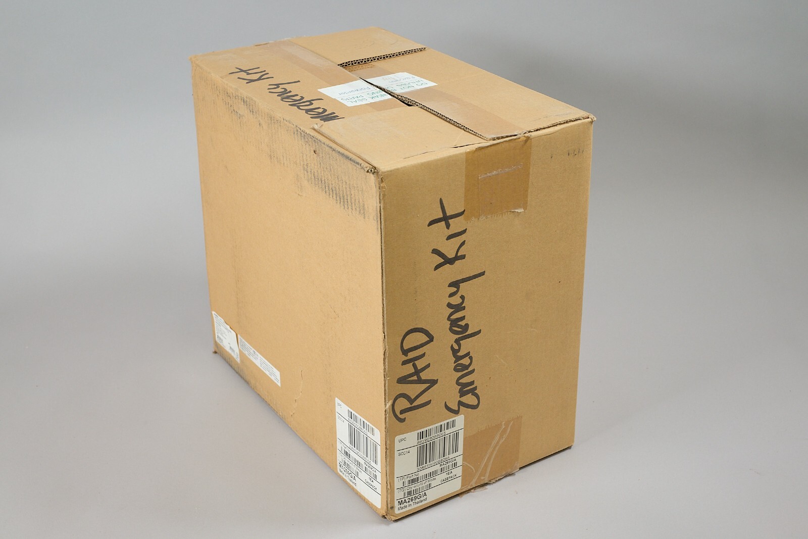 Apple X-Raid Kit includes,Power supply,Drive Module,Cooling Unit,RaidContlr