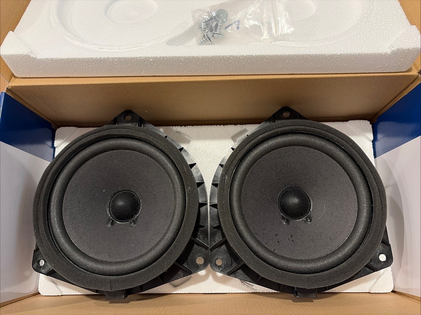 OEM TOYOTA TUNDRA 14-21 REAR SPEAKERS 86160-0C250 FITS LEFT OR RIGHT REAR