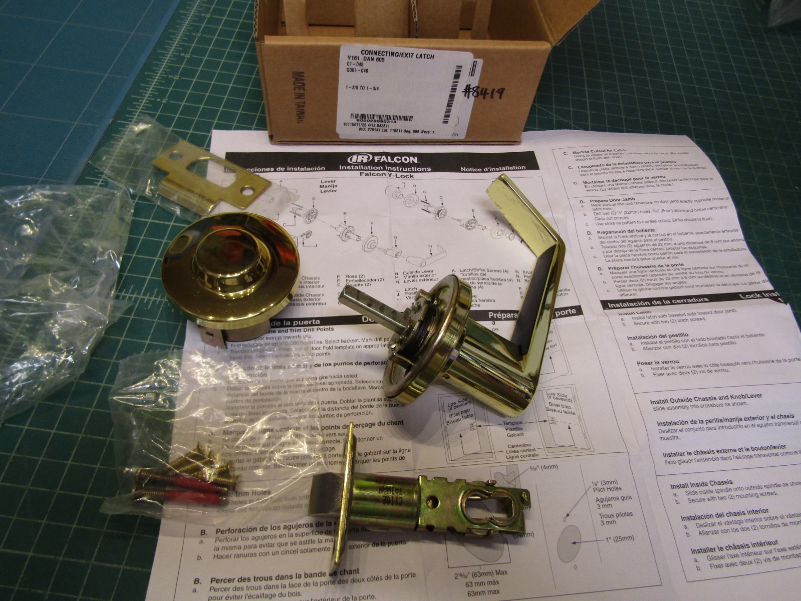 1 – Falcon Connecting / Exit Latch  Y161 DAN 605. New in Box