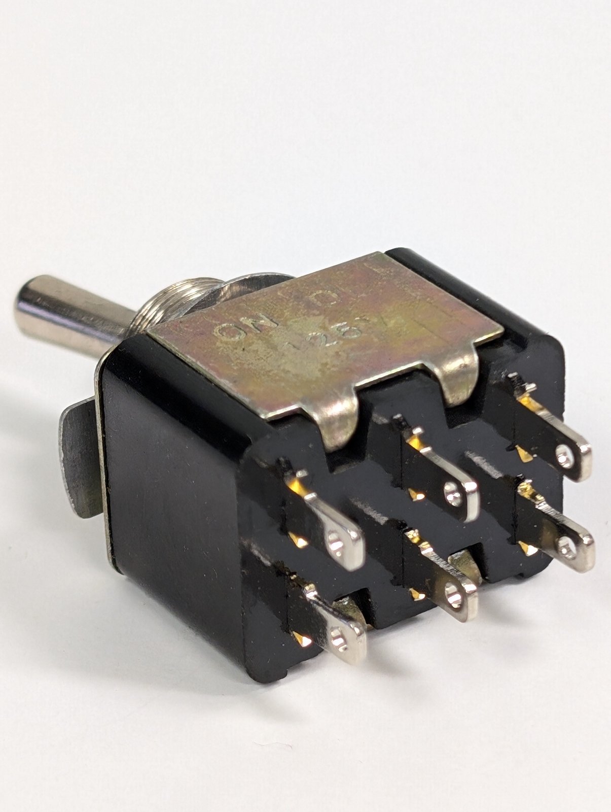 DPDT (ON-ON) TOGGLE SWITCH