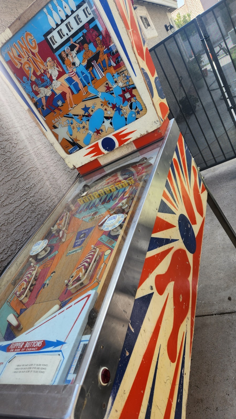 VINTAGE GOTTLIEB 1973 KING PIN PINBALL MACHINE