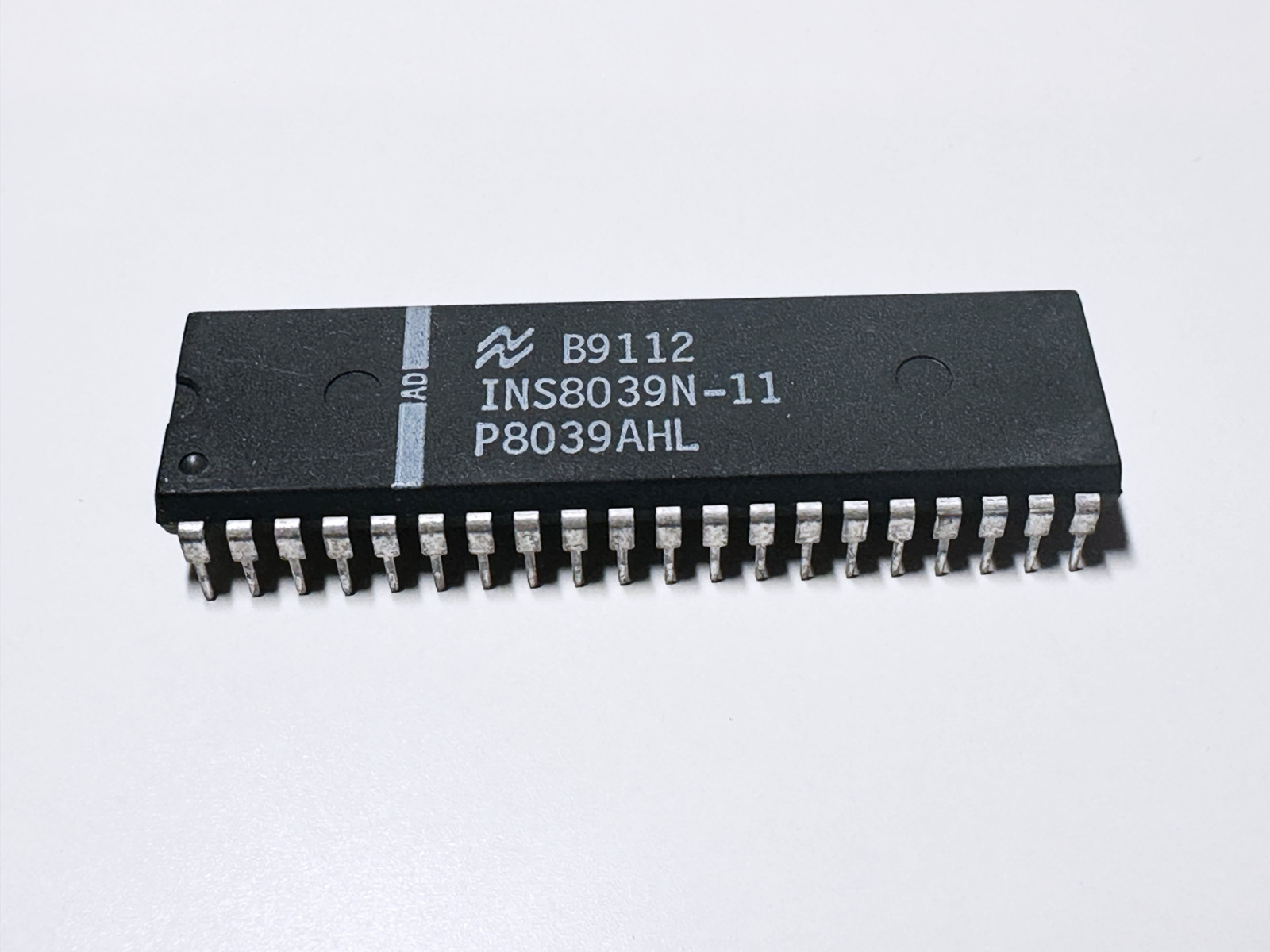 1X INS8039N-11 NSC 8-bit Microprocessor 27 I/O 11MHz 8048-Family  DIP-40
