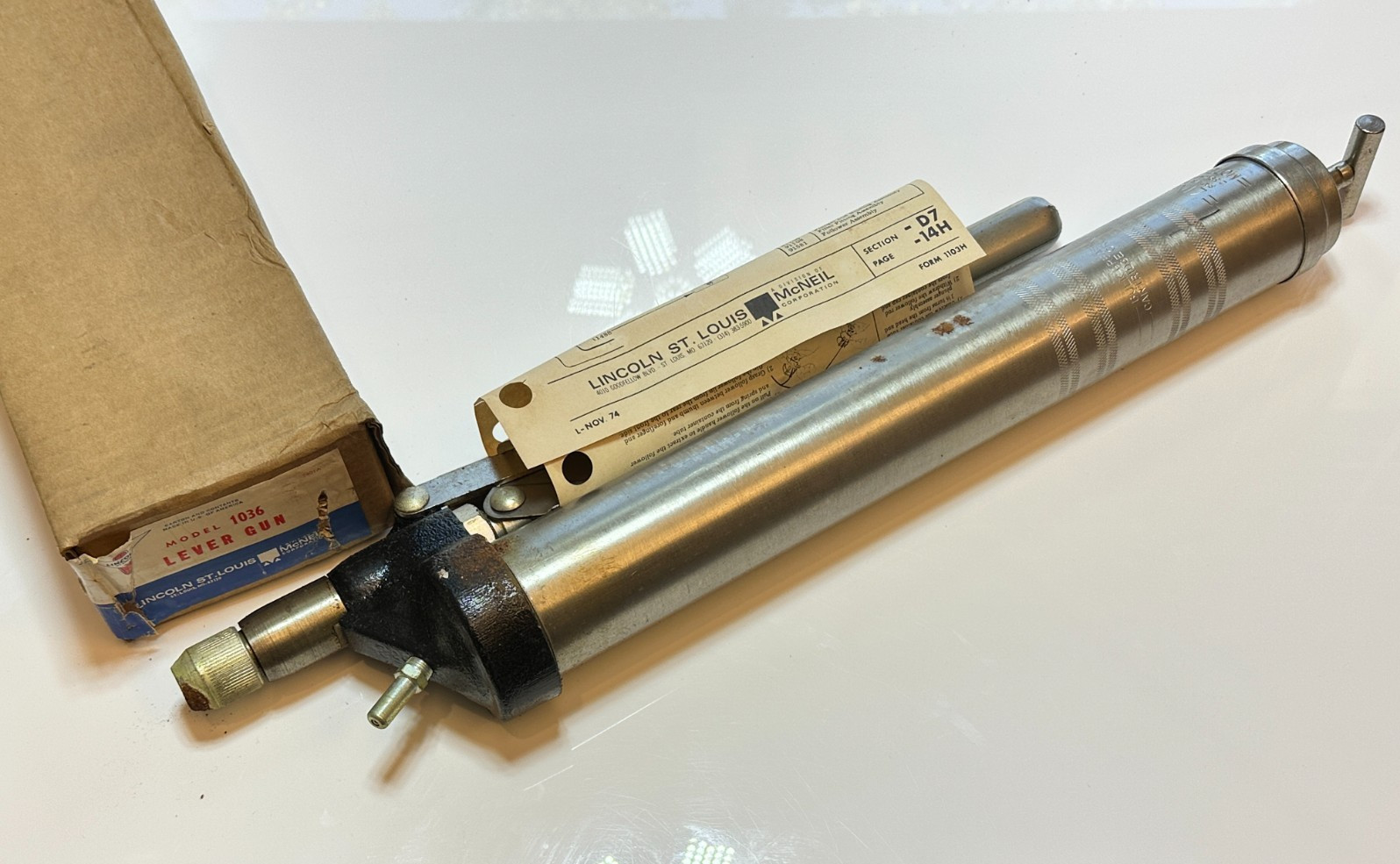 Lincoln Tools USA 1036 Heavy Duty 21oz Lever Grease Gun, Series D, New Old Stock