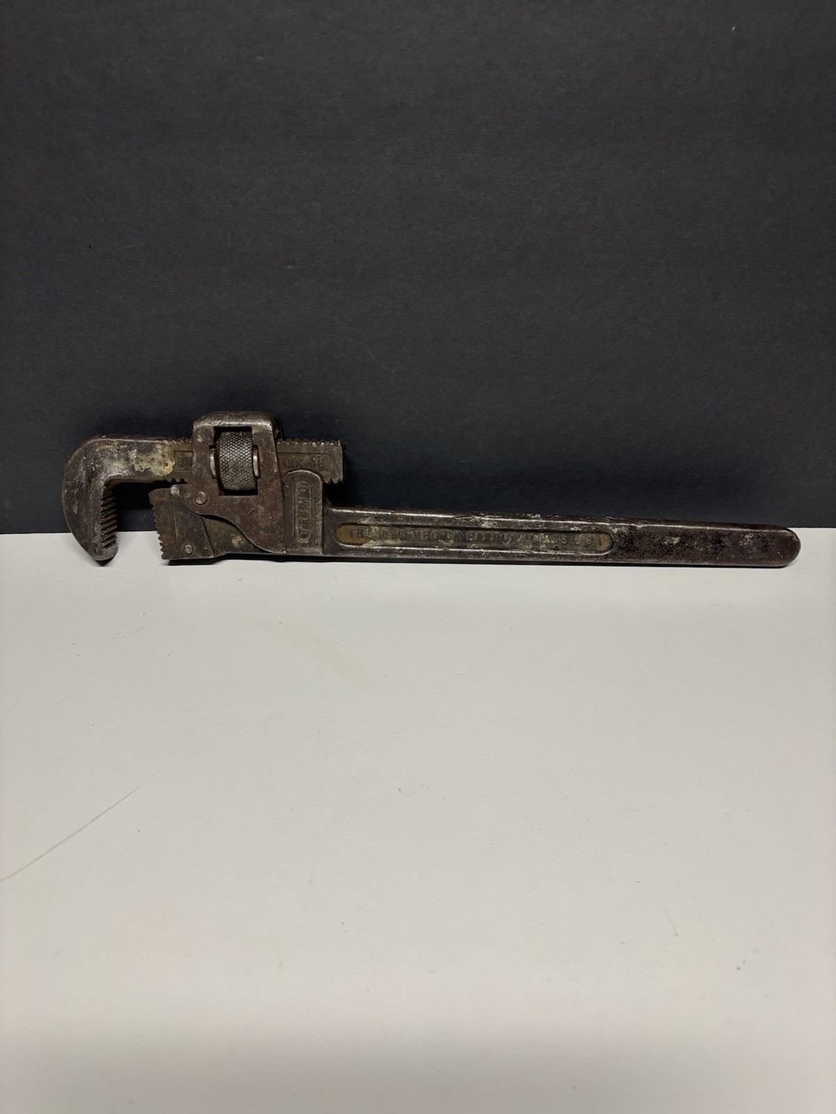 Vintage TRIMO 18” Pipe Wrench Adjustable Heavy Dirty Works great  As It Should