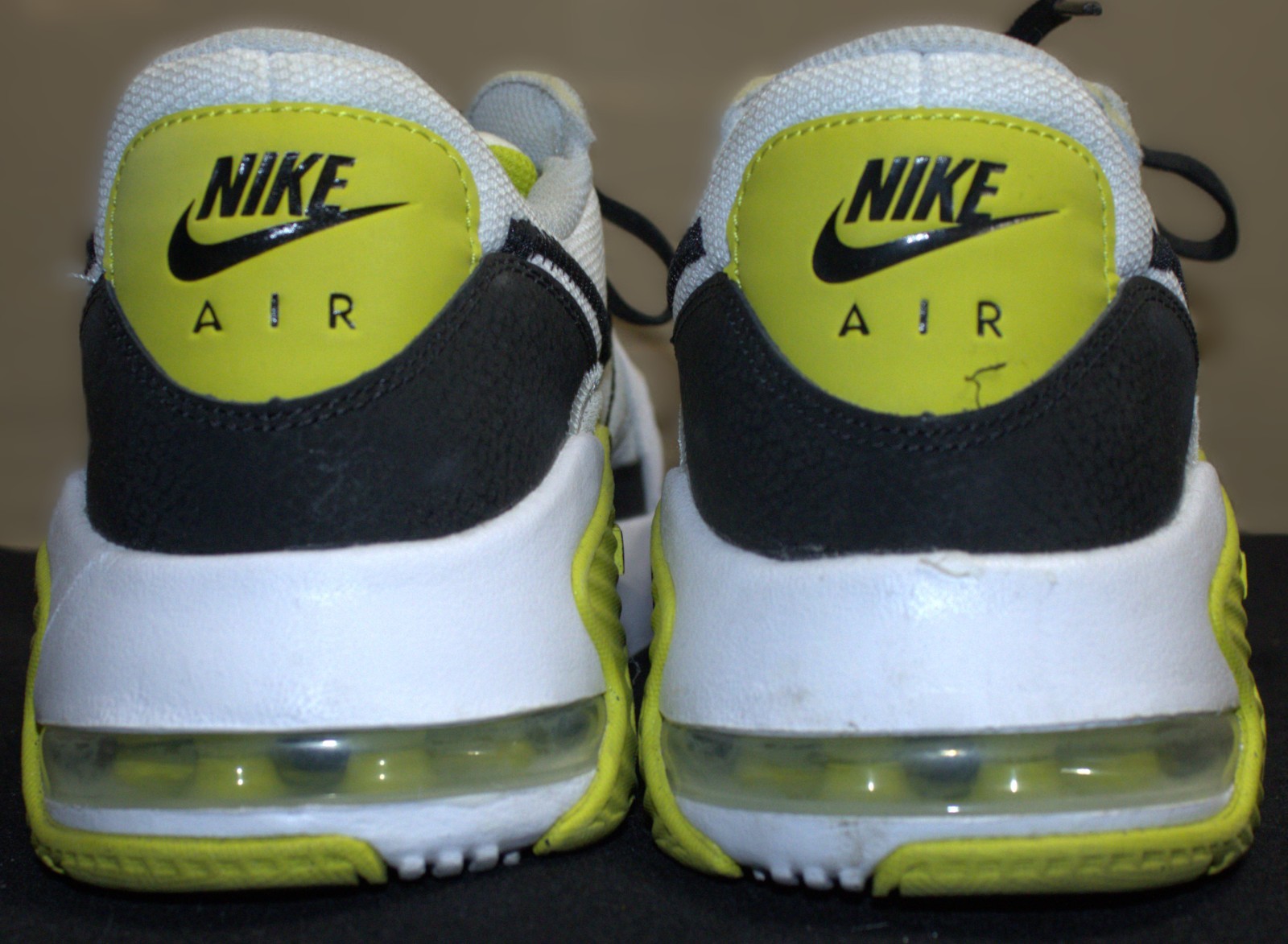 Nike Air Max Excee Men Size 11 White Black Volt Lime Shoes DZ0795‑101 Sneakers