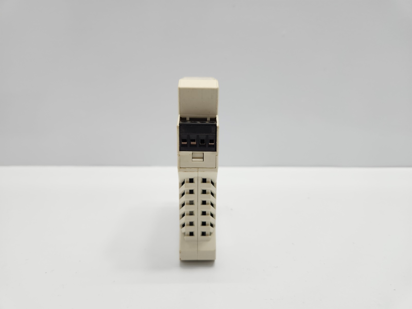 ABB TR104 RAIL MOUNTED TEMPERATURE TRANSMITTER