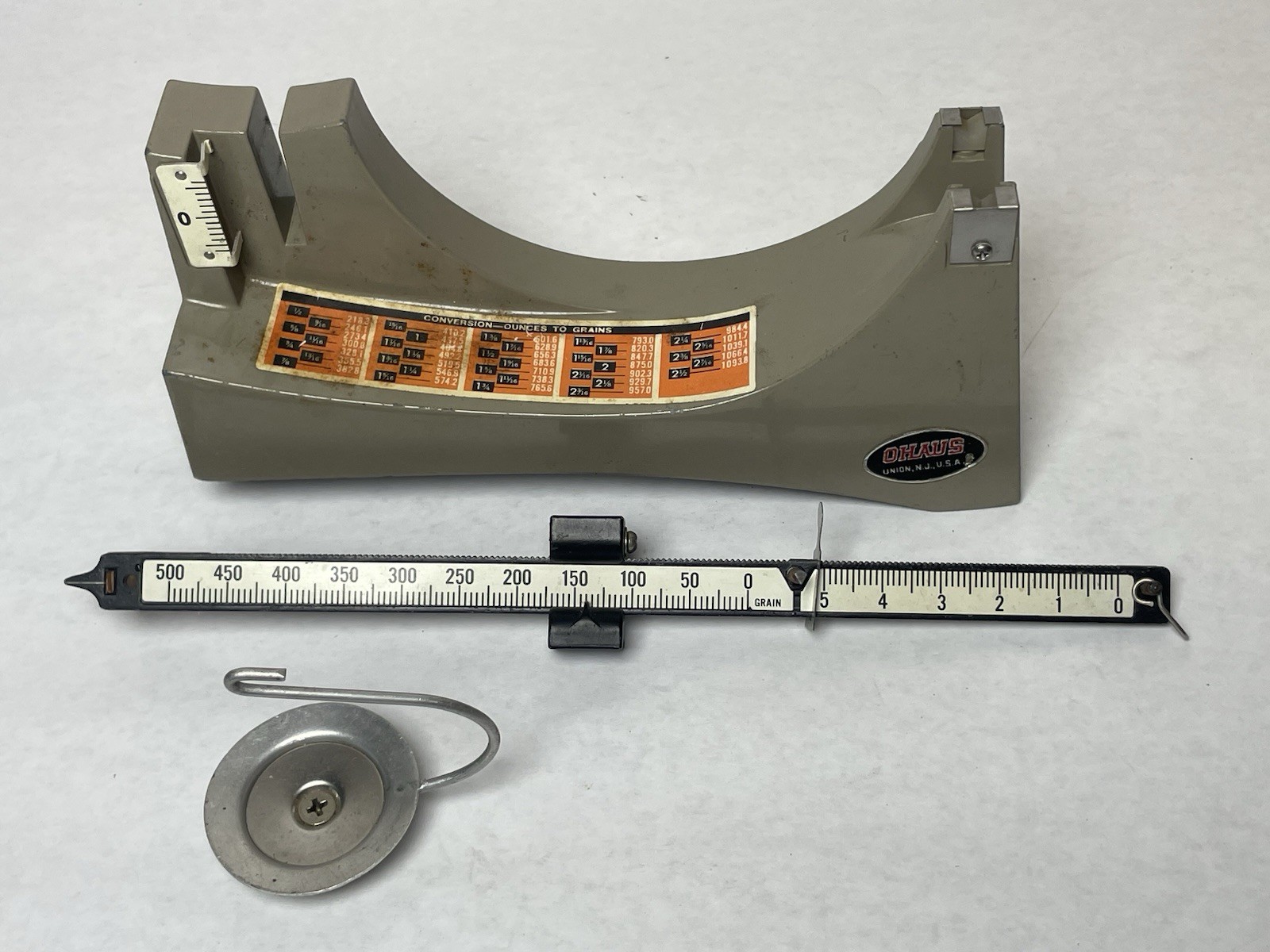 LYMAN “D5” PRECISION RELOADING POWDER SCALE - BEAM STYLE SCALE - MADE BY OHAUS