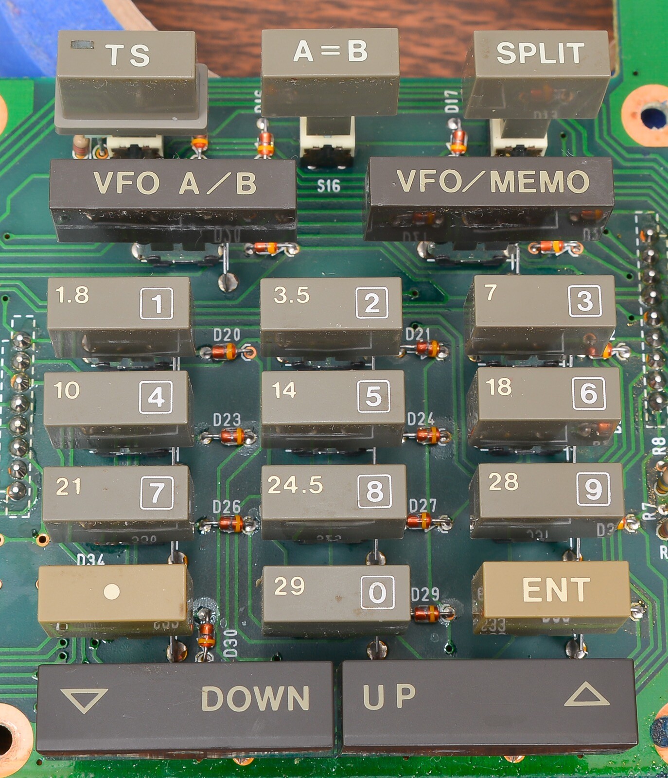 ICOM IC-765 PARTS: MODE/FUNCTION/NUMBER BUTTONS (LOT 765-A)