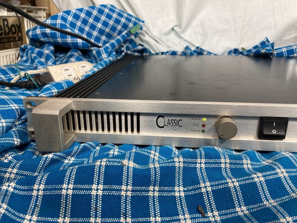 CLASSIC PRO CP600 Power Amplifier 200W 8 Ohm 1U Rackmount Analog