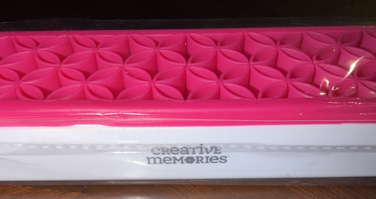 Creative Memories  SILICONE TOOL HOLDER - Caddy For Your Tools! Brand New!