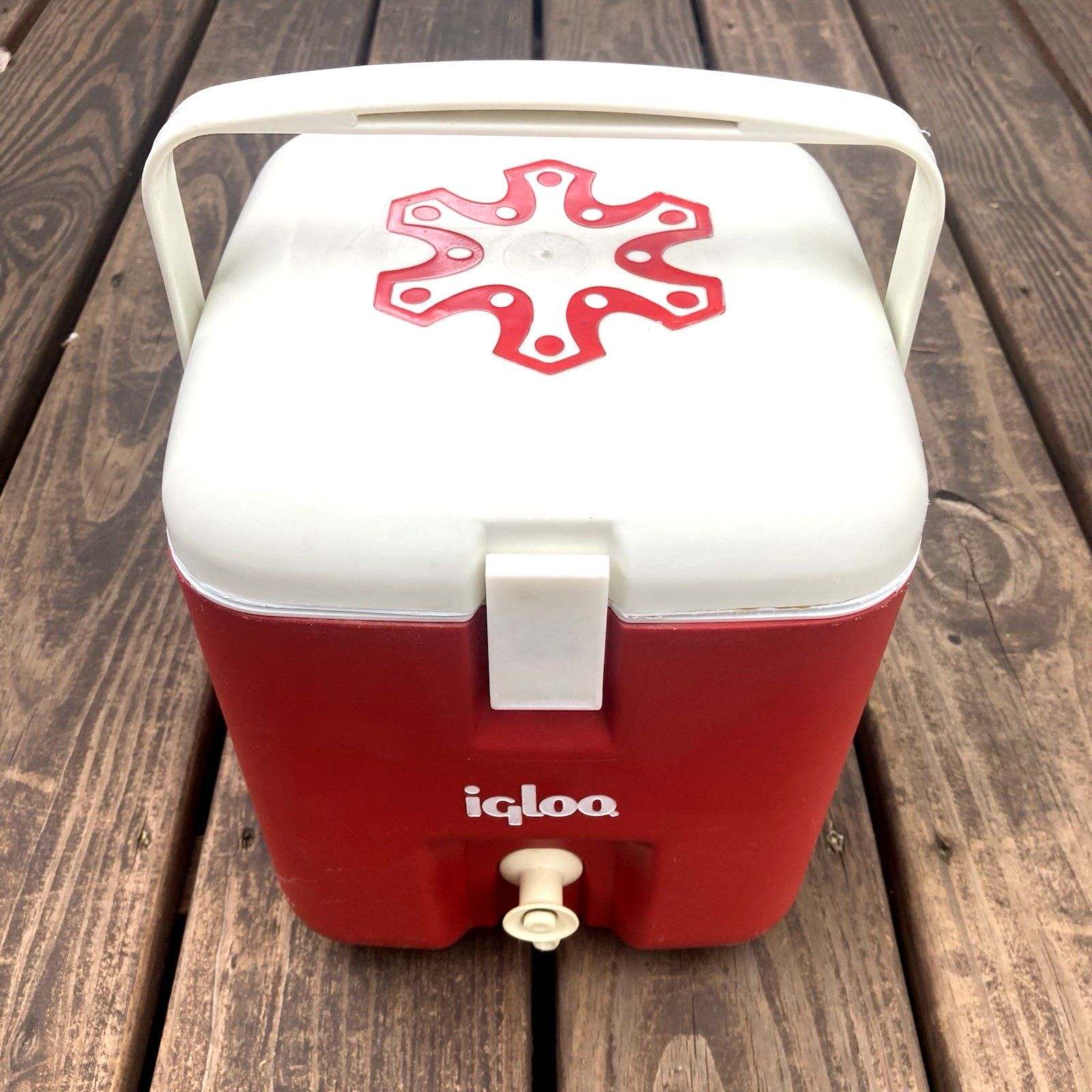 igloo 1 Gallon Red Square Beverage Cooler Red Logo Button Spigot vtg collectable