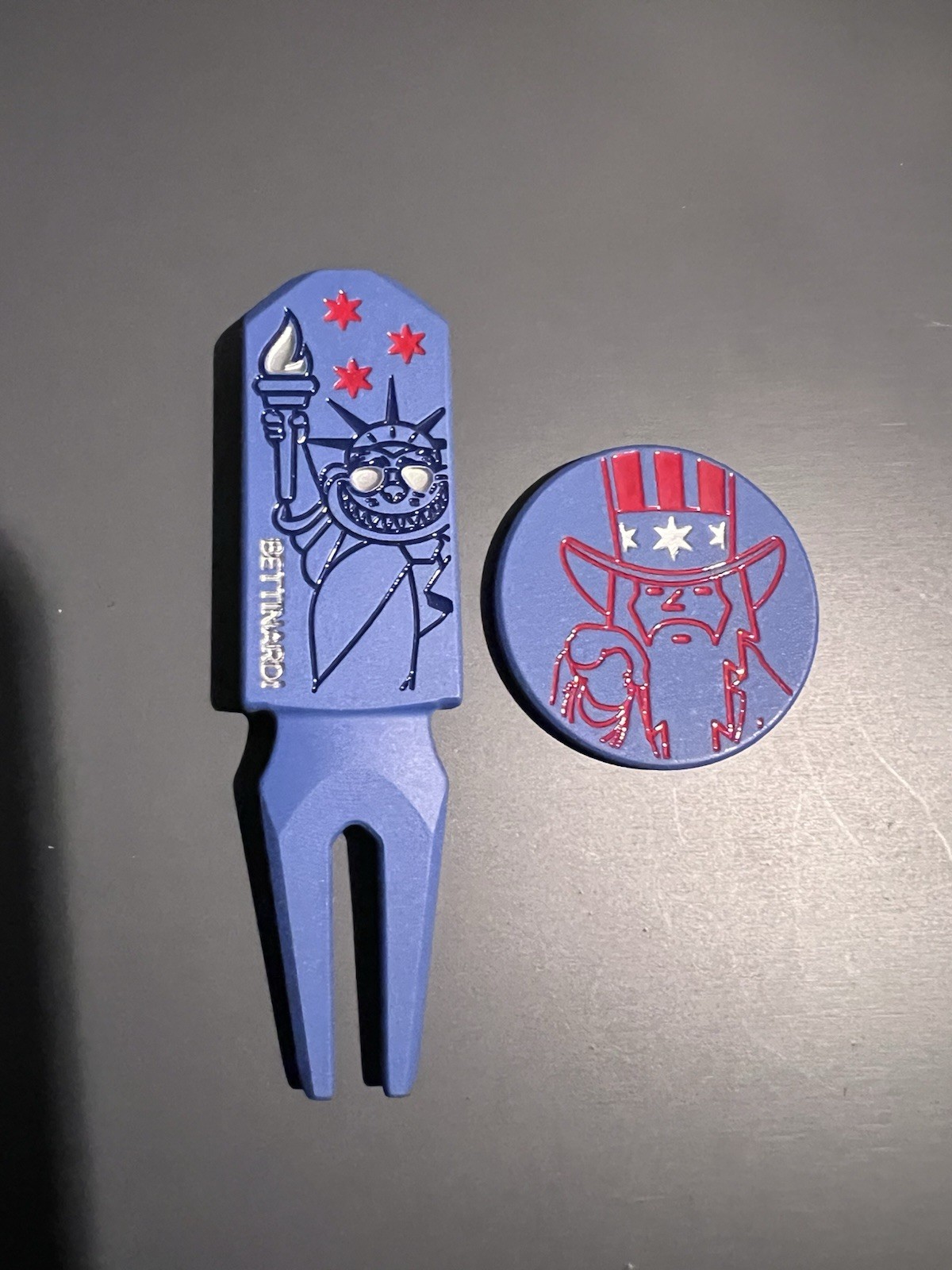 Bettinardi Liberty Cat Divot Tool +Ball Marker Set