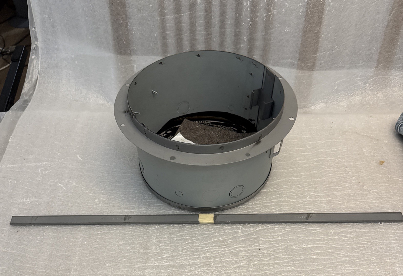 Atlas Sound EZ195-8 EZ Mount Flanged Torsion Enclosure for 8-inch Speaker