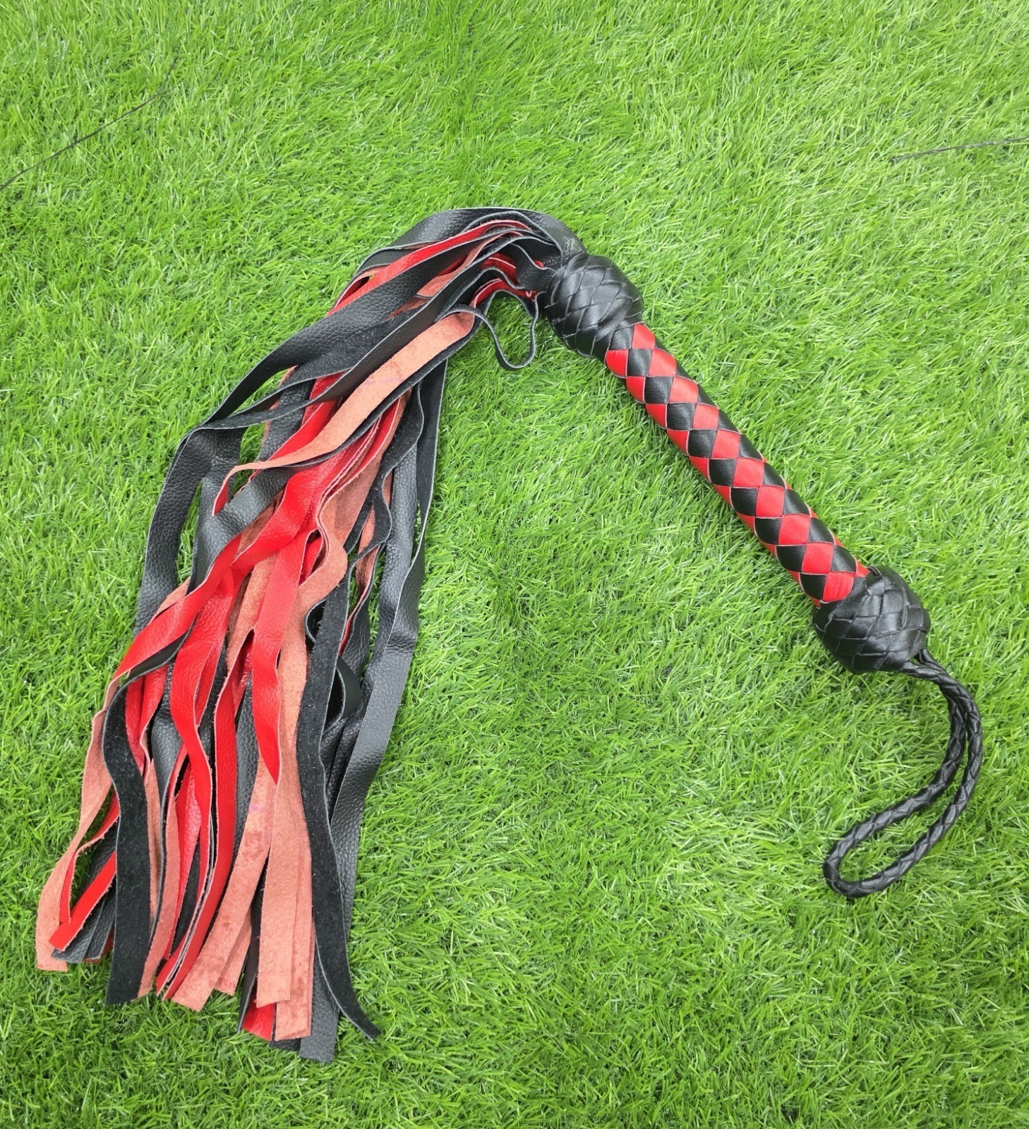 Cowhide Leather Flogger Whip – Genuine 30 Falls, Heavy-Duty Thuddy Red Black