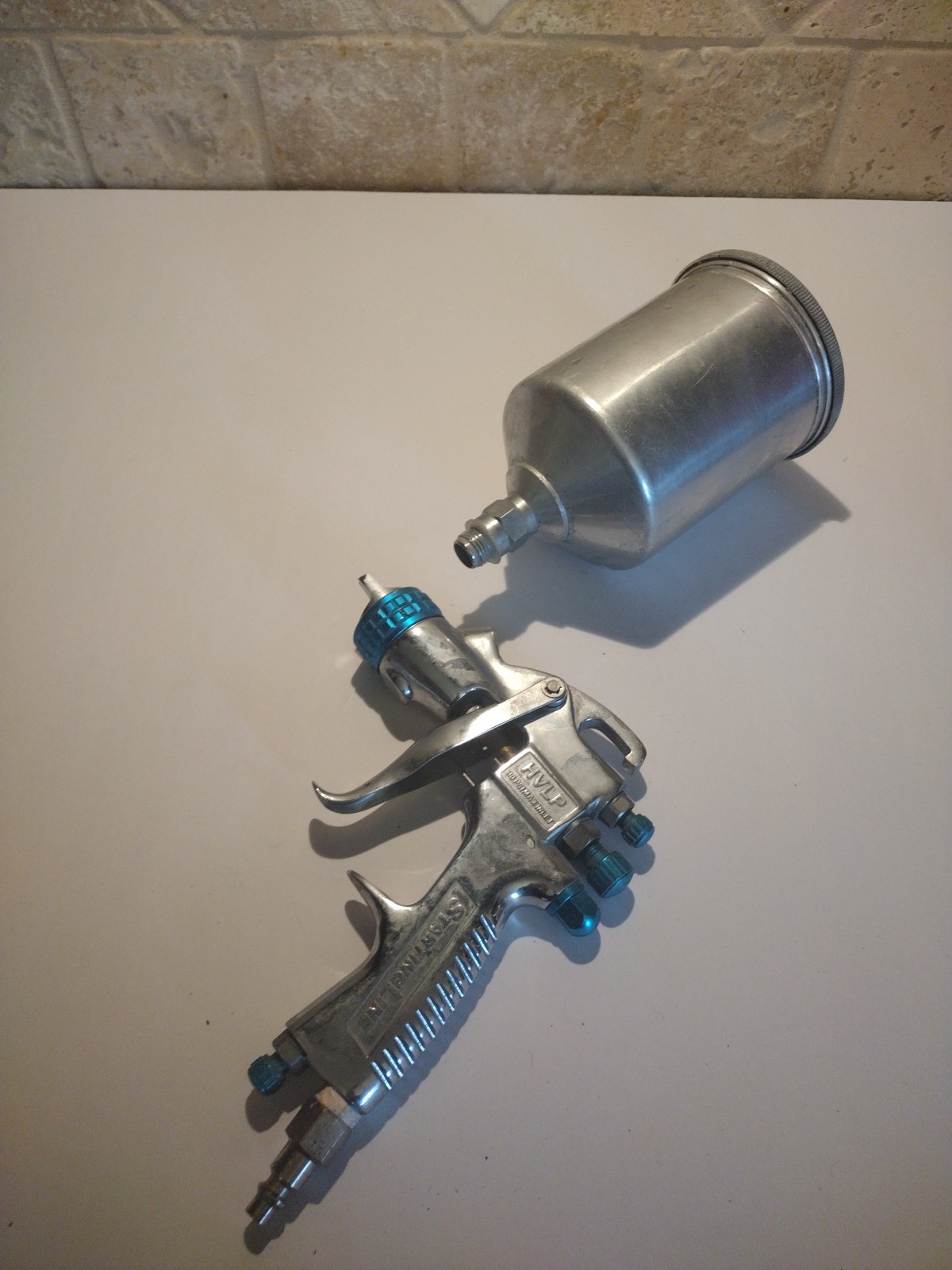 Devilbiss Starting Line  HVLP Gravity feed Spray Gun  30 PSI USED