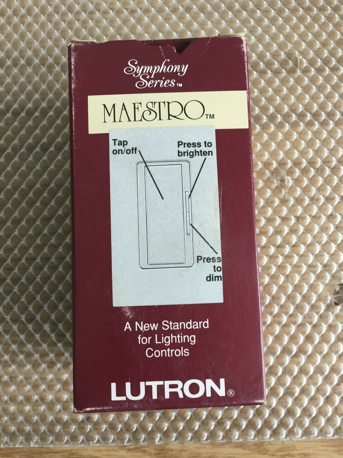 MAESTRO MA-R-IV 120 VOLT 8.3 AMP DIGITAL DIMMER SWITCH