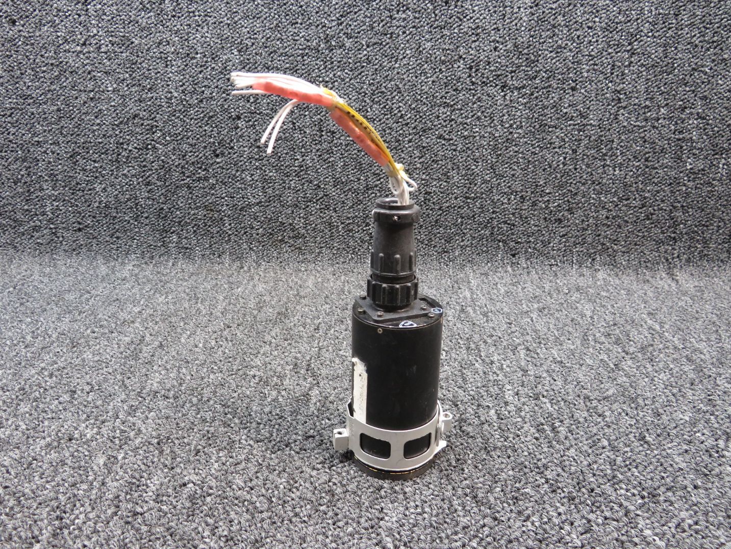 6511 United Instruments Fuel Flow Indicator (Volts: 28)