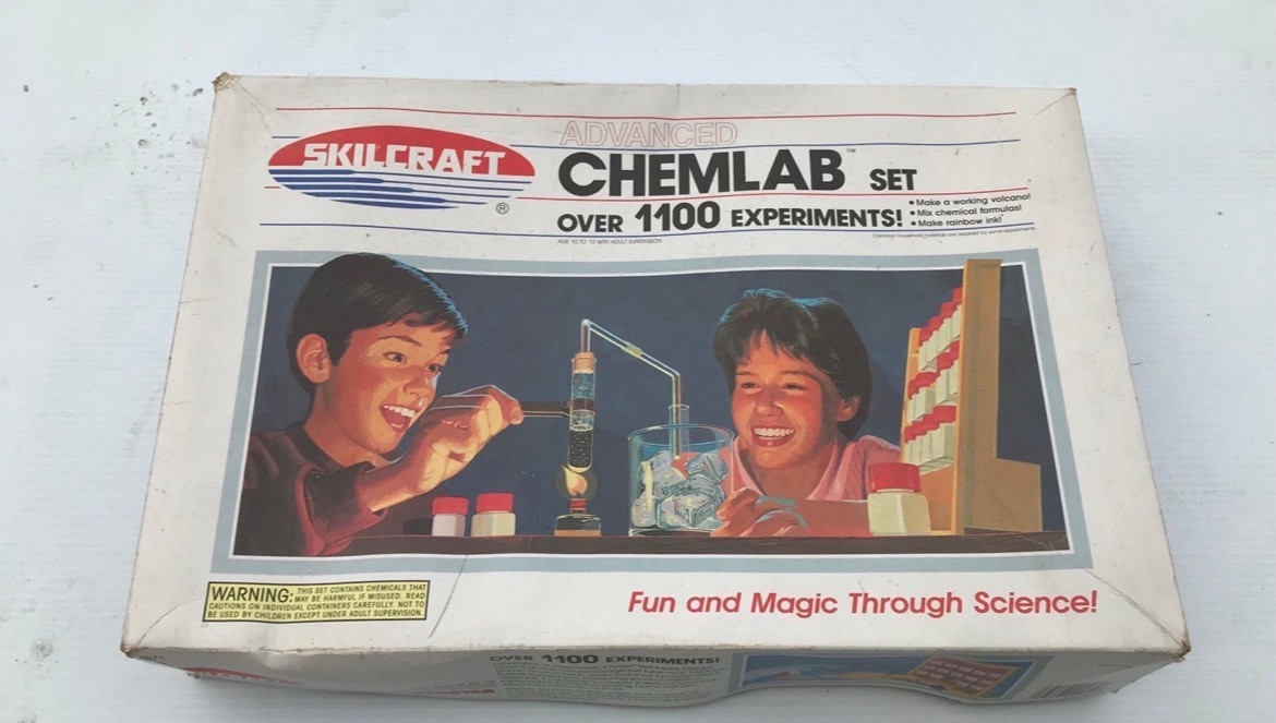 Skilcraft Chemlab Set /  Over 400 Experiments 1987
