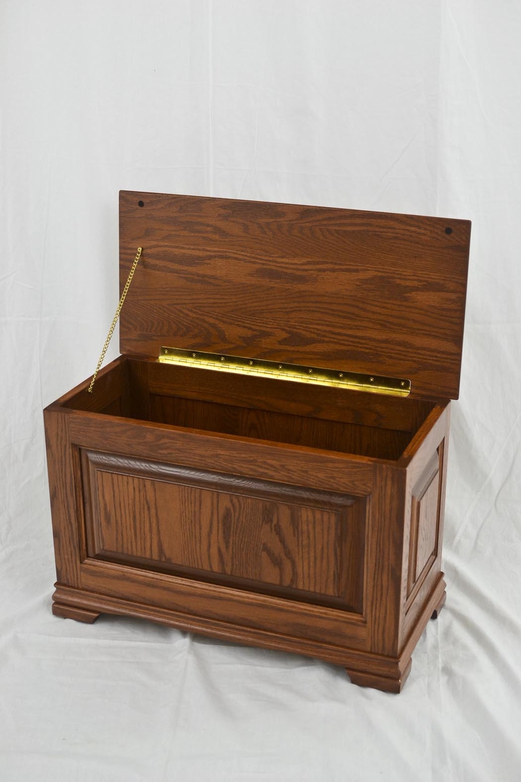 Slipper chest. NEW! Oak. 23". TE-823