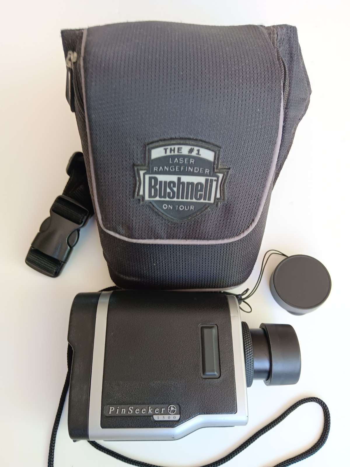 Bushnell PinSeeker 1500  5-1500 Yards Rangefinder with Case, Straps, & Cap NICE!