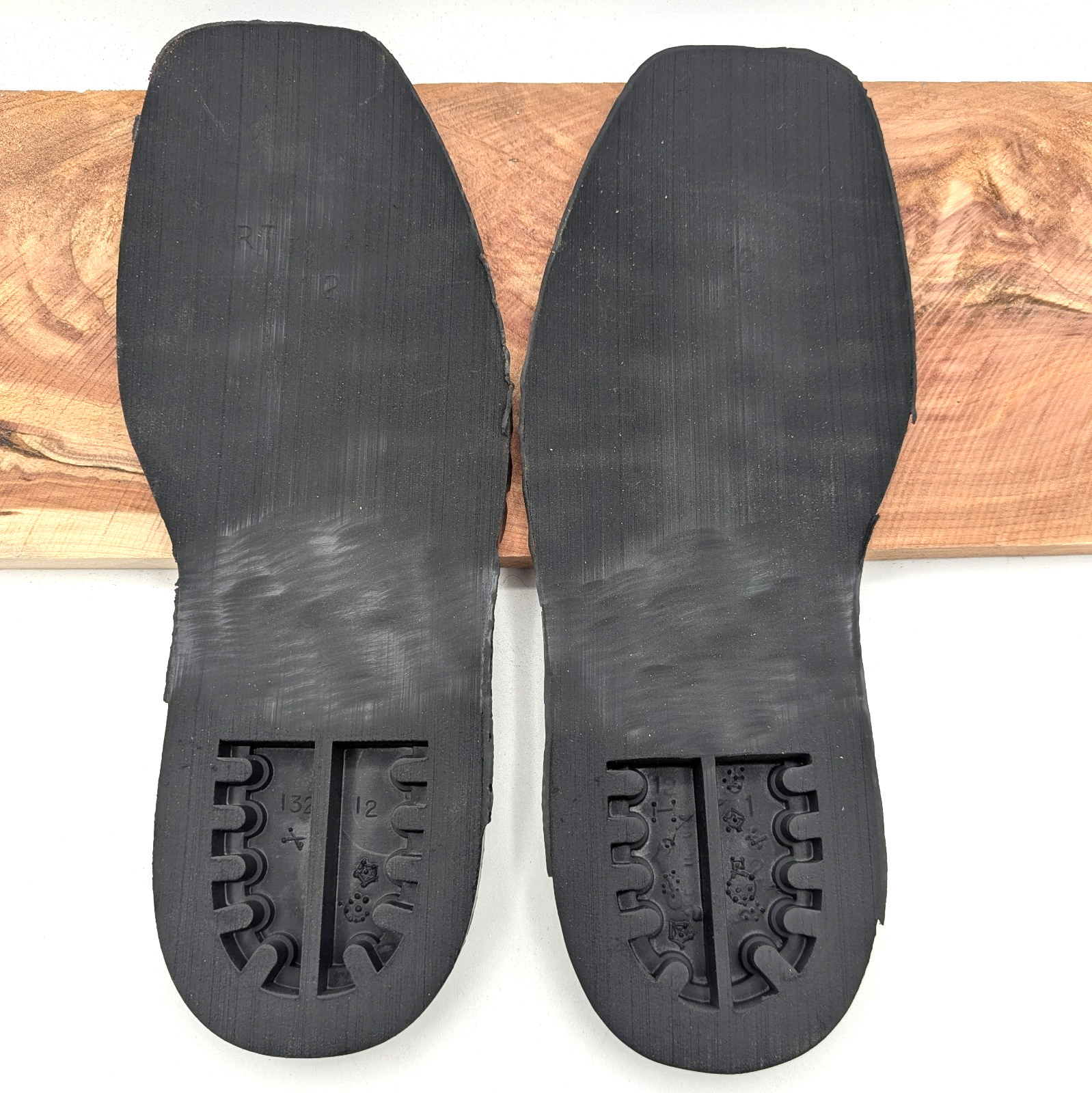 Vibram #132 Montagna SBR Solid Soles Size 12 Rugged Outdoor 1 Pair Black