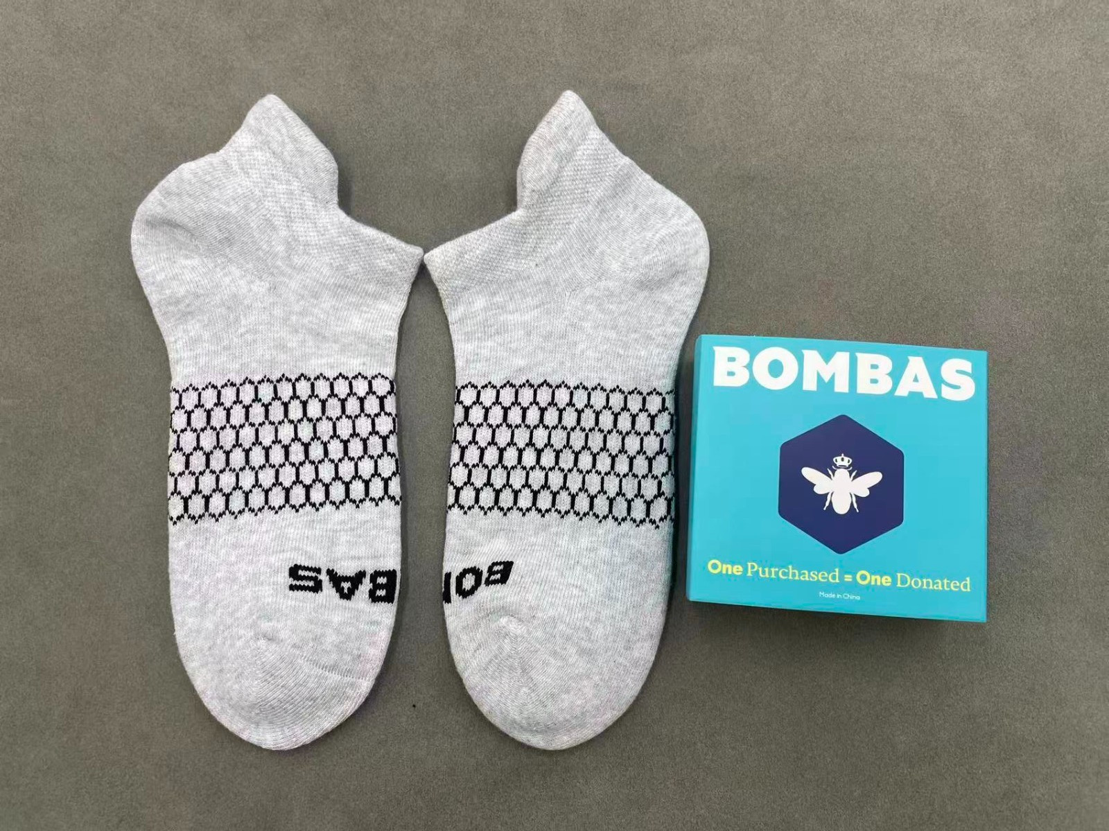 4 Pairs Bombas Women's Solid Grey Ankle Socks Size Medium 8-10.5