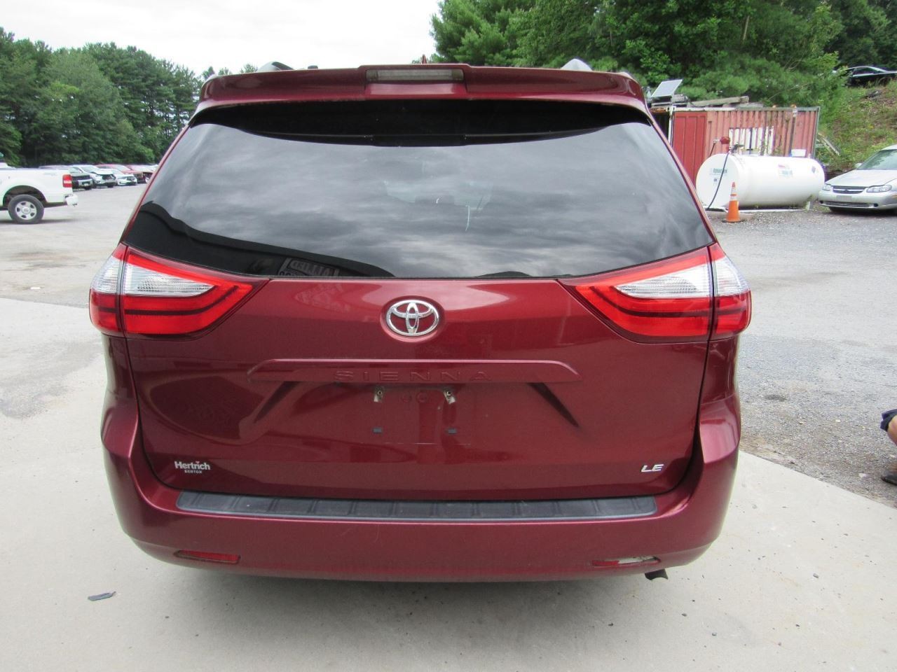 SIENNA 2018 Glove Box 1064388