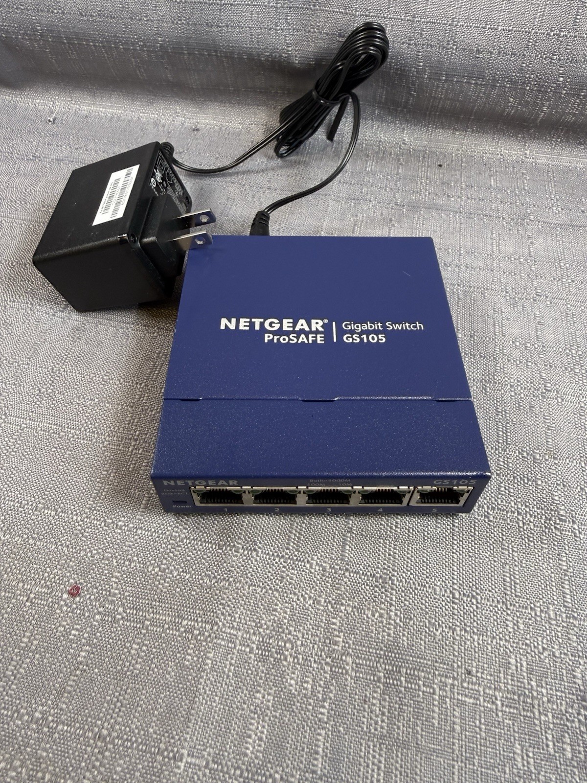 NETGEAR ProSafe 5-port Gigabit Switch GS105 w/ Power Supply
