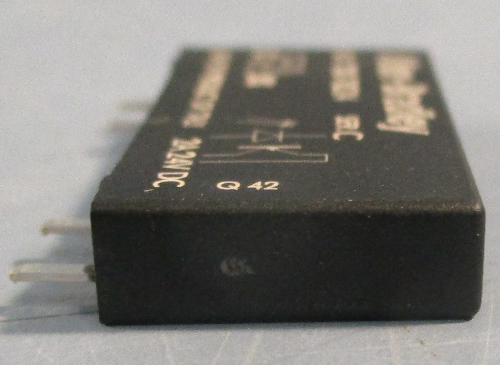 Allen Bradley 700-TBS24 Series C Solid State Relay 24 VDC 2 A