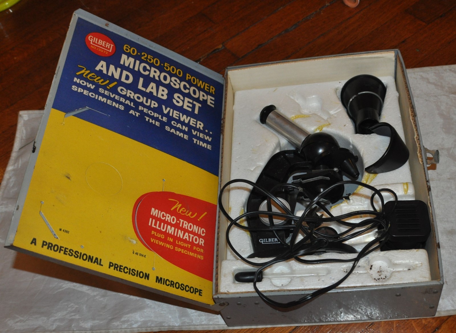 VINTAGE GILBERT MICROSCOPE AND LAB SET #13021