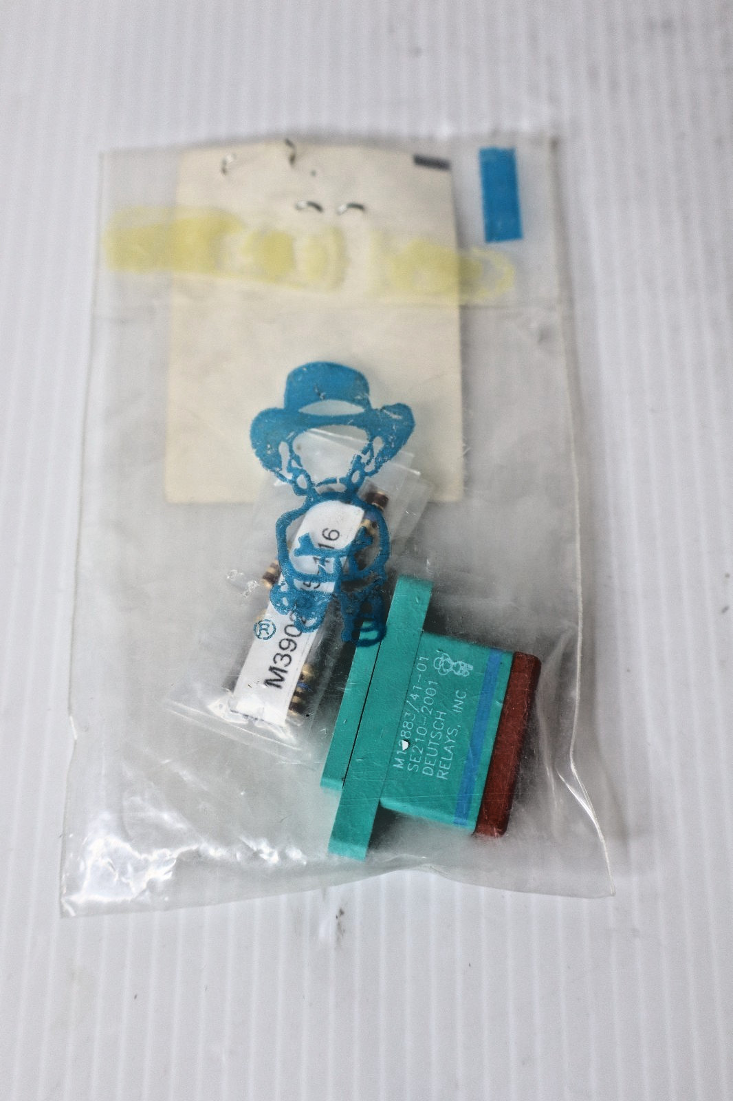 Deutsch M12883/41-01 Relay Base