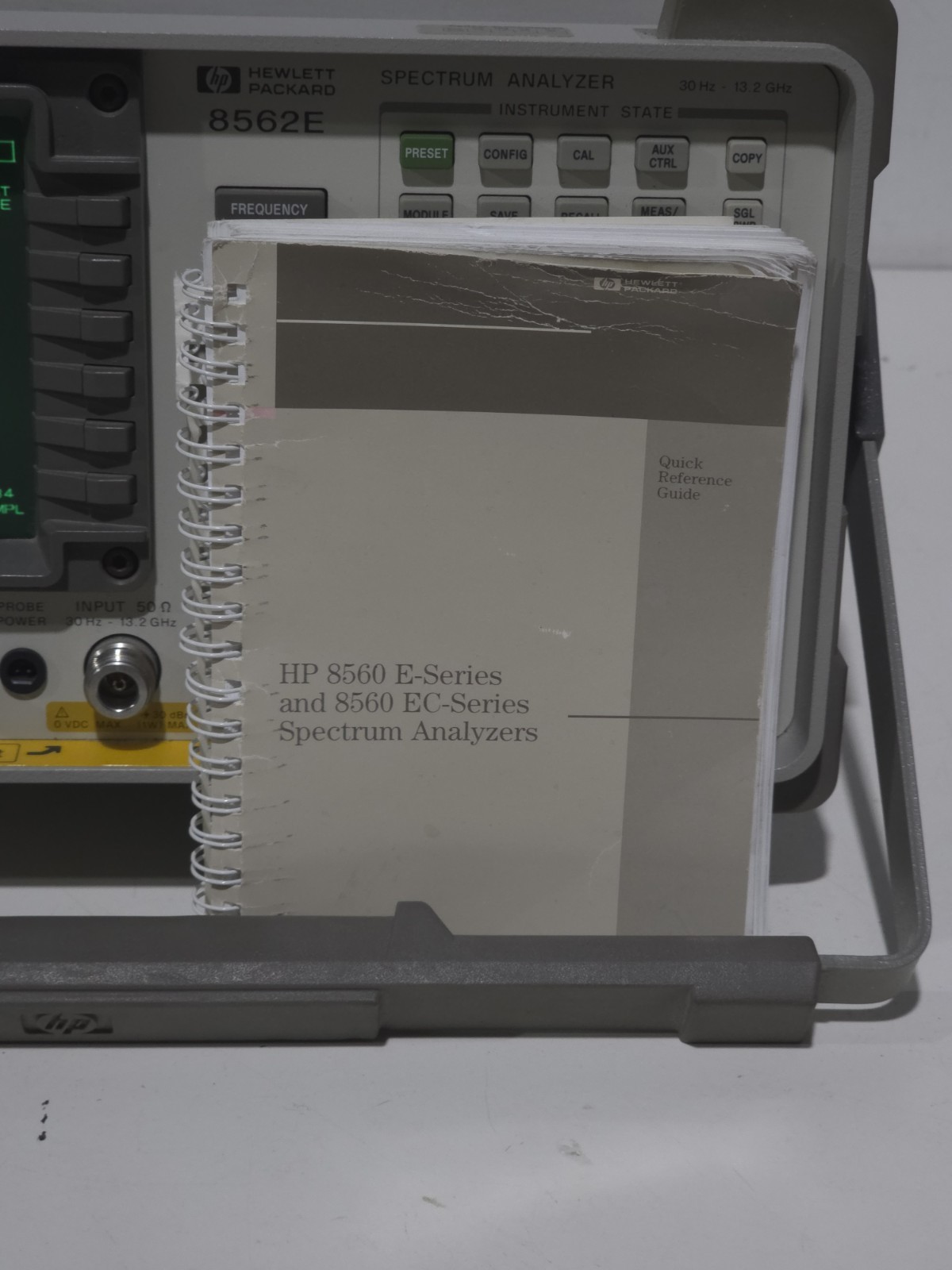 HP 8562E Spectrum Analyzer.