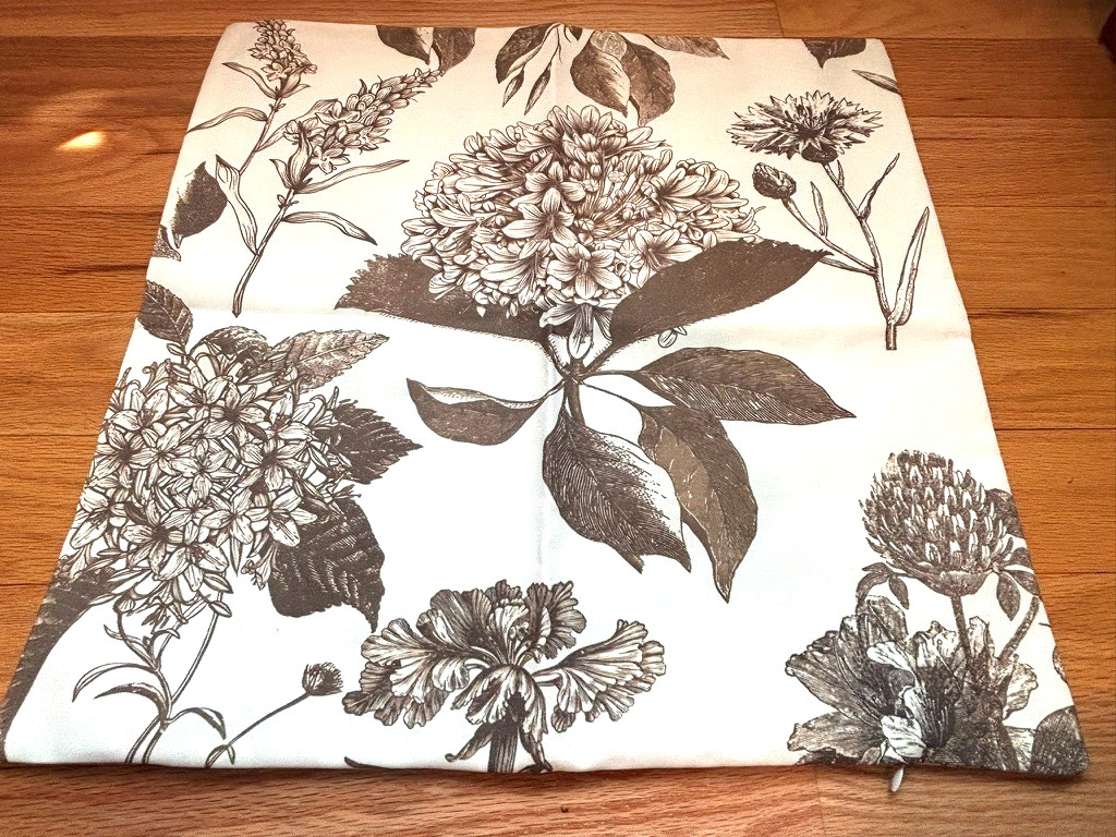 Pillow case double sided 19.5 x 19.5 , Hydrangea with leaves on creamy canvas