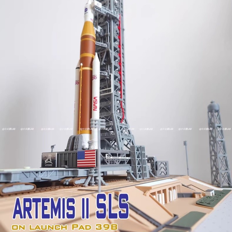 Artemis SLS LC-39B Launch Site Model 1/400 Scale Detailed Tower Platform Crawler