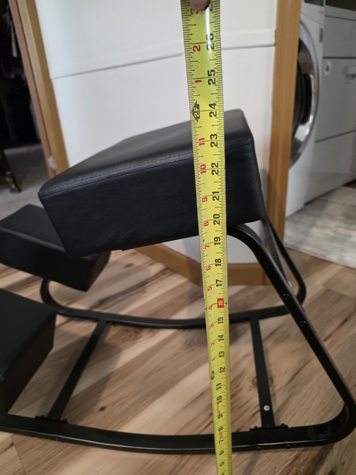 Sleekform Kneeling Chair, Ergonomic Office Chair, Black, Metal.