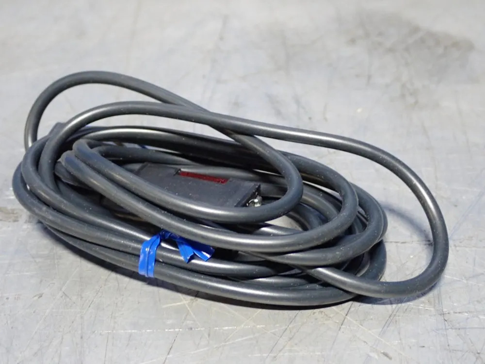 OMRON PHOTOELECTRIC SWITCH E3S-AD62