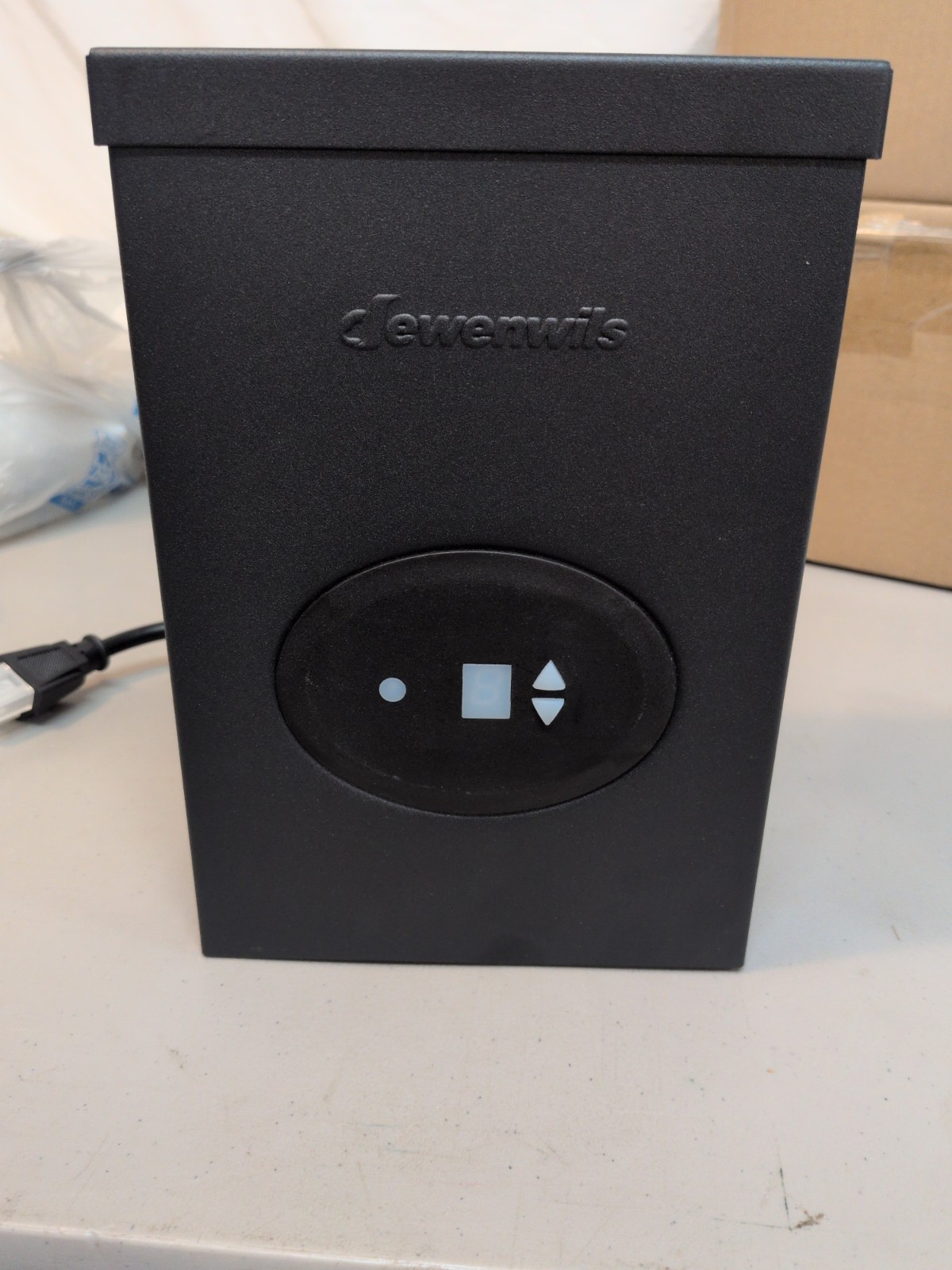 Dewenwils® Low Voltage 200 Watt Transformer SKU: HOSL04A ****Free Shipping***