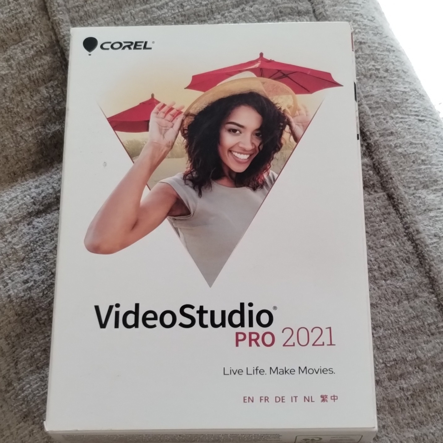 Corel VideoStudio Pro 2021 Video Editing Software Windows 7/8/10.    (188)