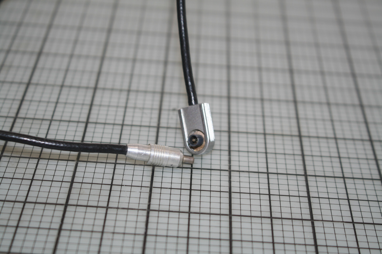 GENUINE ELEITZ WETZLAR GERMANY LEICA SYNCHRO CORD ADAPTER *