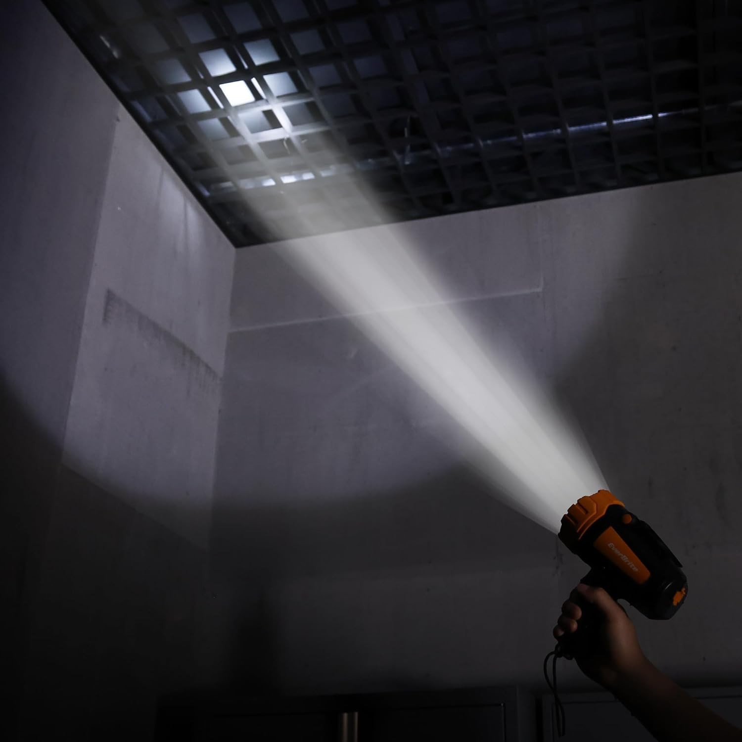 EverBrite 500LM Rechargeable Spotlight Worklight LED Flashlight Adjustable Stand