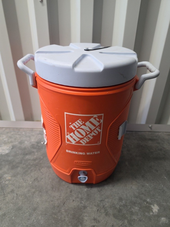 Home Depot Rubbermaid 5 Gallon Drinking Water Dispenser Jug Cooler