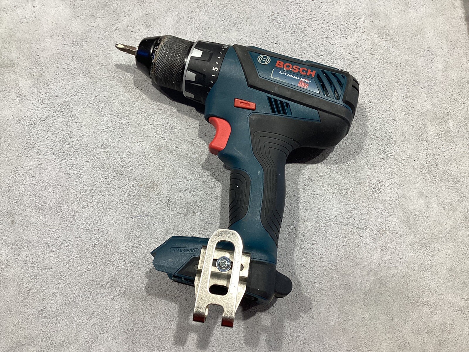 Bosch CLPK232-181 (DDS181A + 25618)+Charger and 1 batt  **See Pictures**