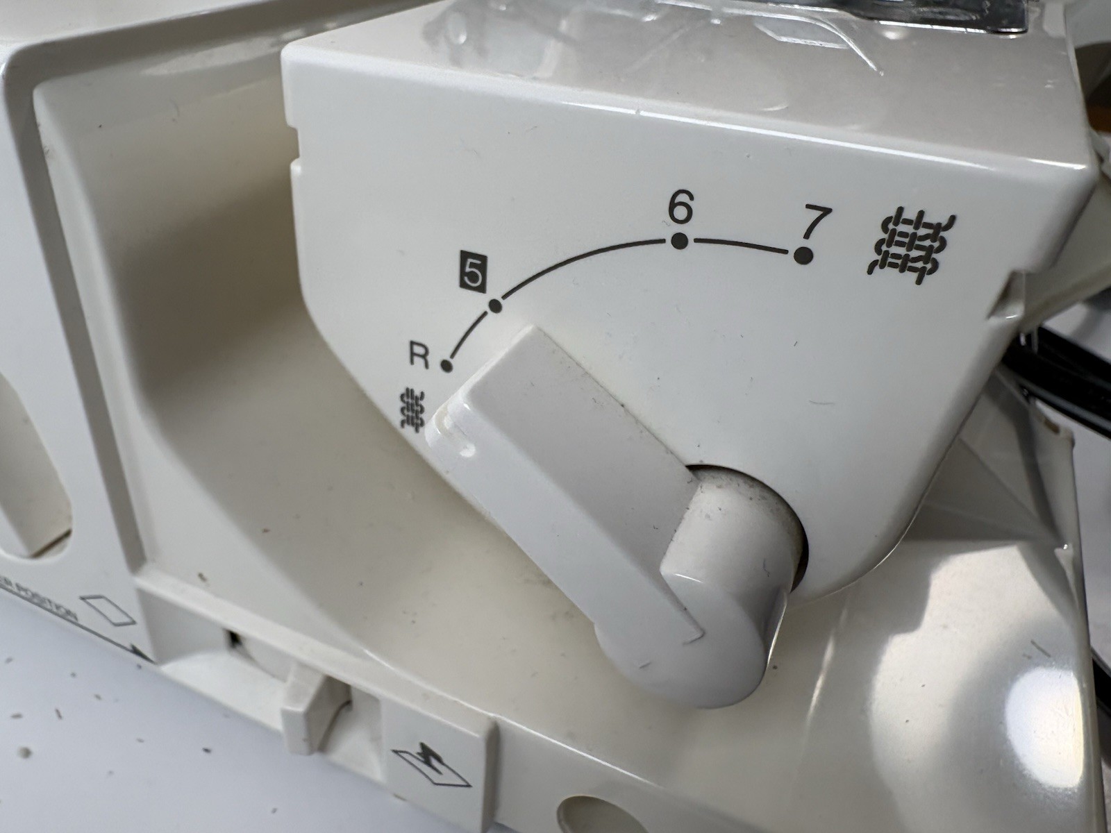 Brother Lock 929D Serger Overlock Sewing Machine w/ Pedal