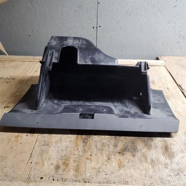 GRANDCHER 2005 Glove Box 1522929