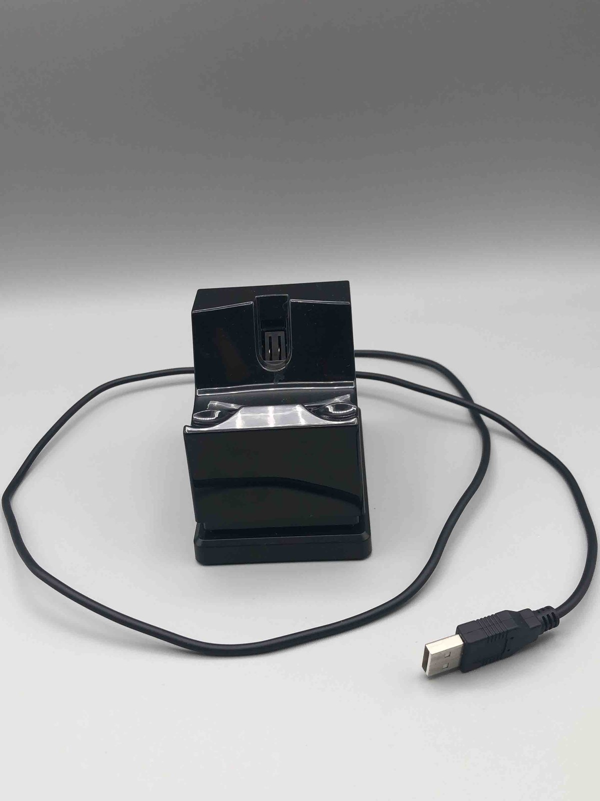 PowerA Charging Stand For Playstation 4