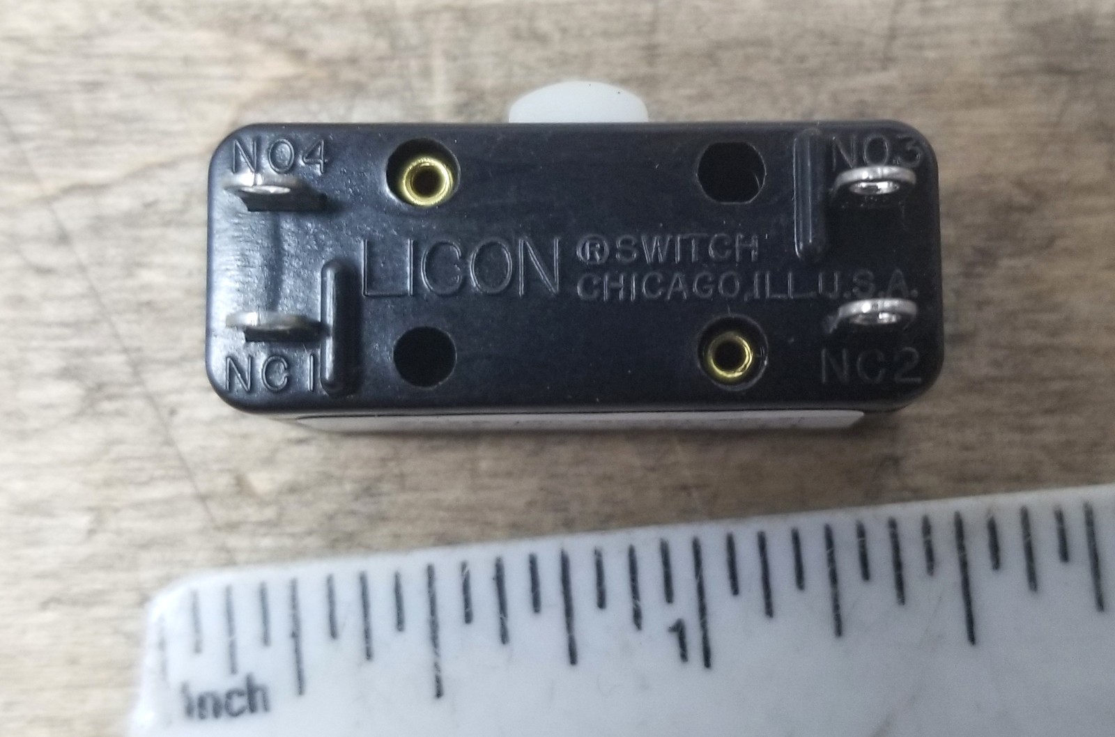 New / NOS Licon 11-304 Switch 11304
