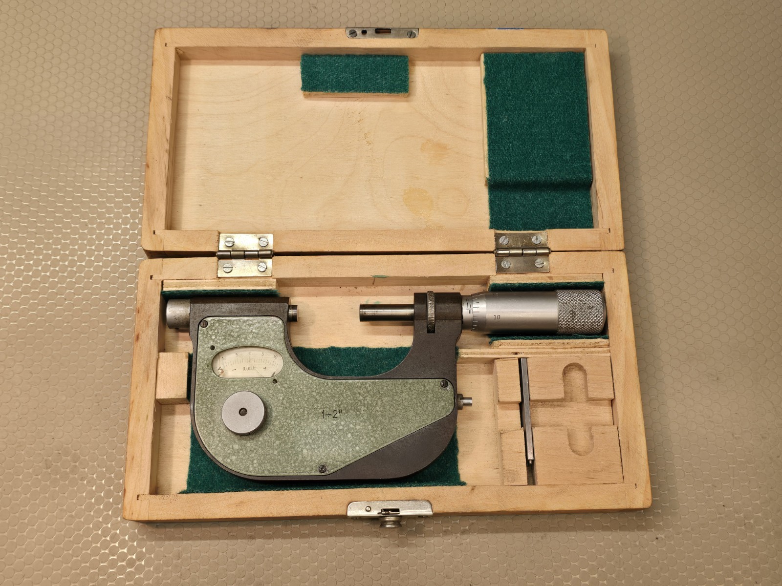 VIS 1–2 Inch Dial Micrometer .0001 Graduation With Wood Case Made In Poland