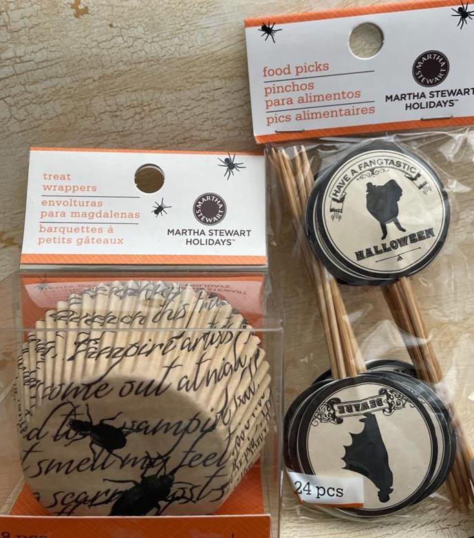 New vintage STEWART HALLOWEEN 48 gothic CUPCAKE wrappers & 24 VAMPIRE FOOD PICKS
